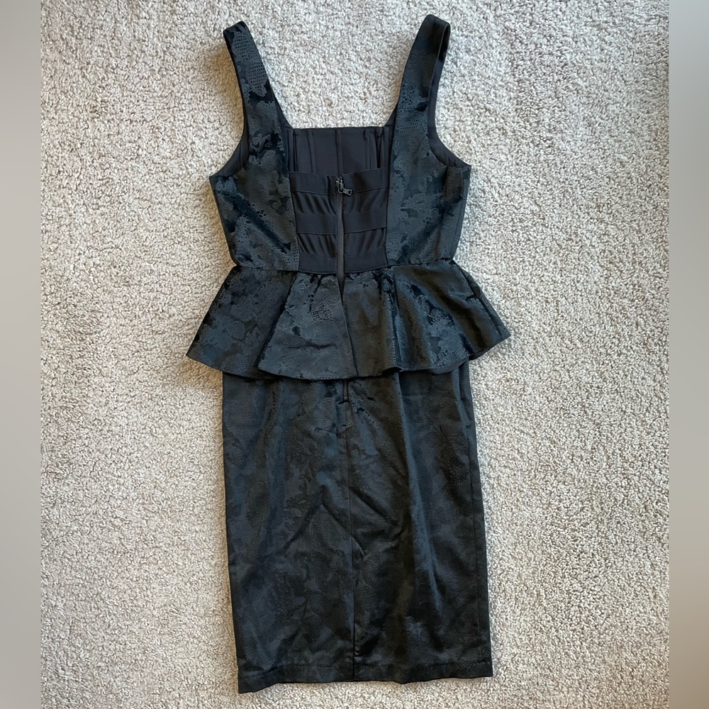Alice + Olivia Black Velvet Corset Peplum Bodycon Sleeveless Midi Dress Size 4 - Picture 5 of 17